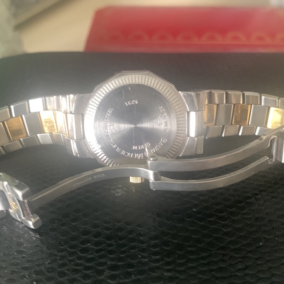 Baum and Marcier gold and stainless steel ladies watch - Picture 2 of 3